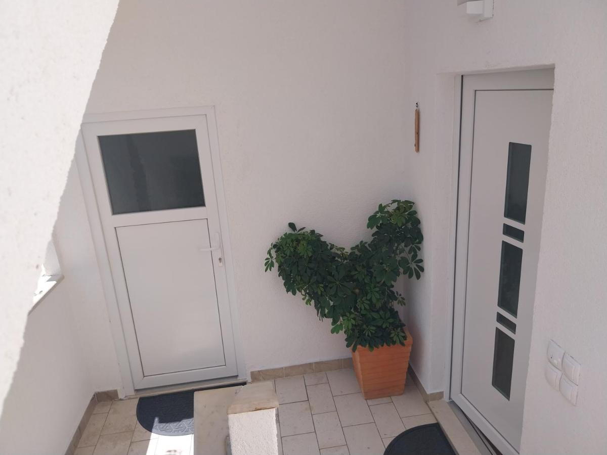 Apartmani Bonavia Jelsa  Exterior photo